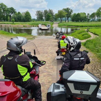 Wachten op het pontje